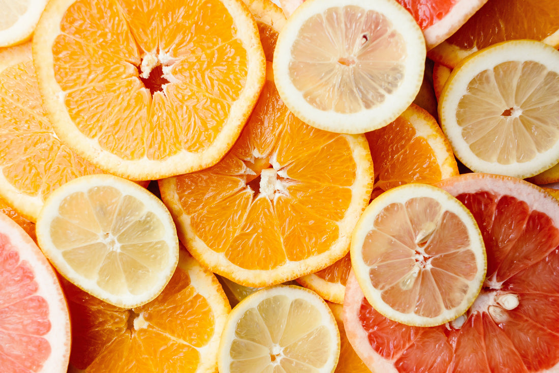 Varför ska man både äta och applicera C-vitamin?